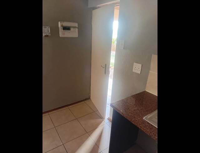2 BEDROOM PROPERTY TO RENT IN HESTEAPARK